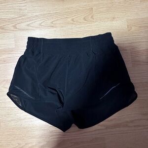 lululemon hotty hot shorts high rise 2.5 inch